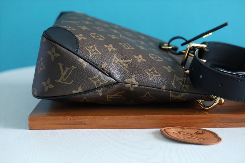 The Franco Shops - Louis Vuittons  - 7732