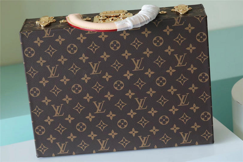 Franco Shops - Louis Vuittons  - 9508