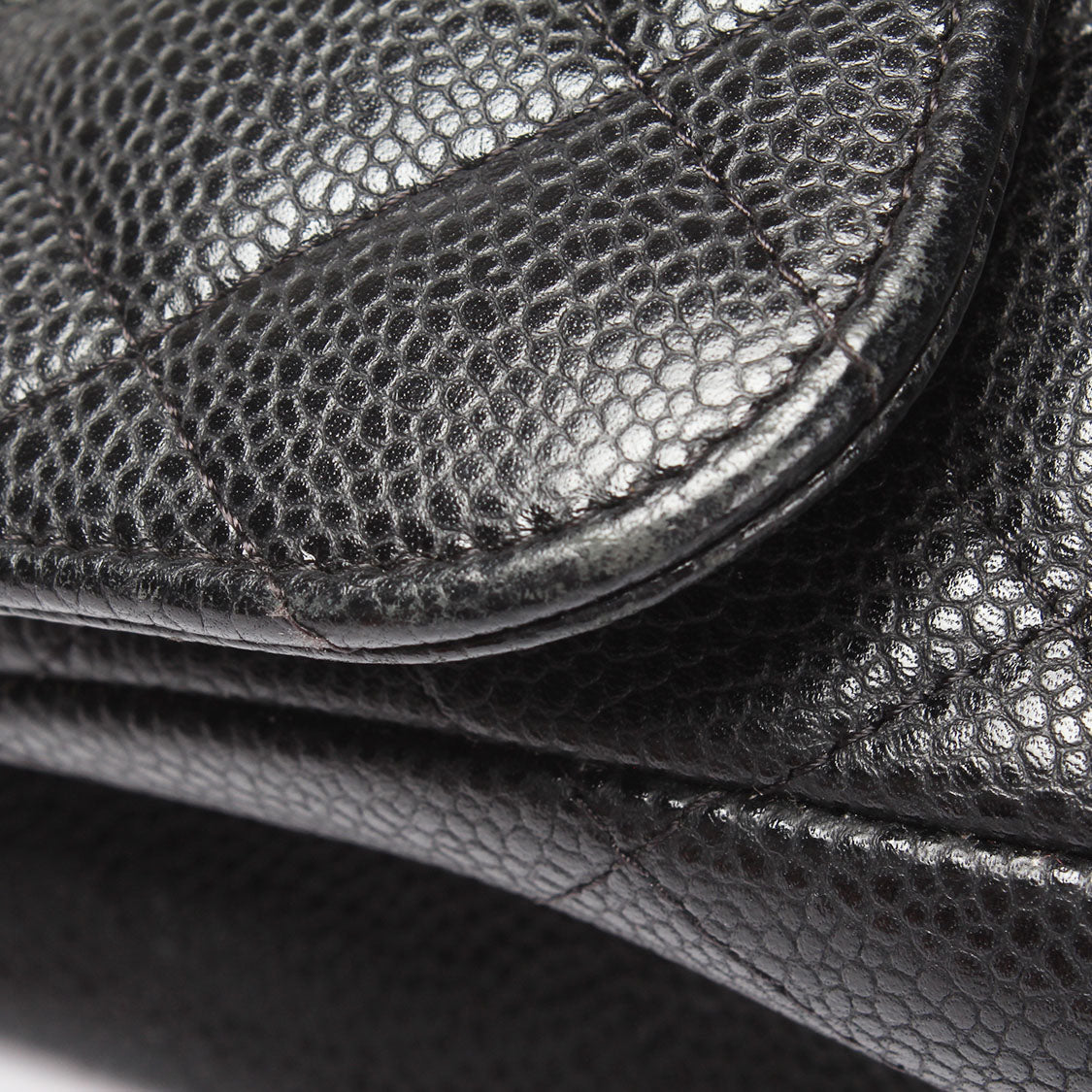 Chanel Caviar Jumbo Classic Flap Bag Leather Shoulder Bag in Excellent condition