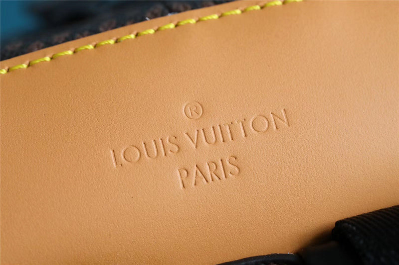 Franco Shops - Louis Vuittons  - 9780