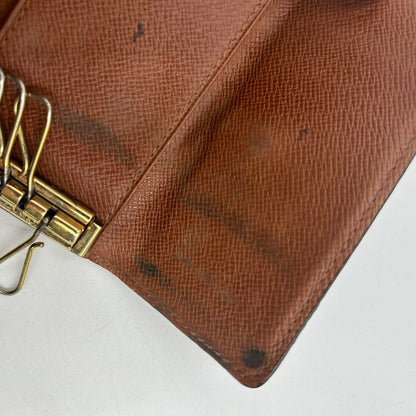 LOUIS VUITTON <br>Key Case