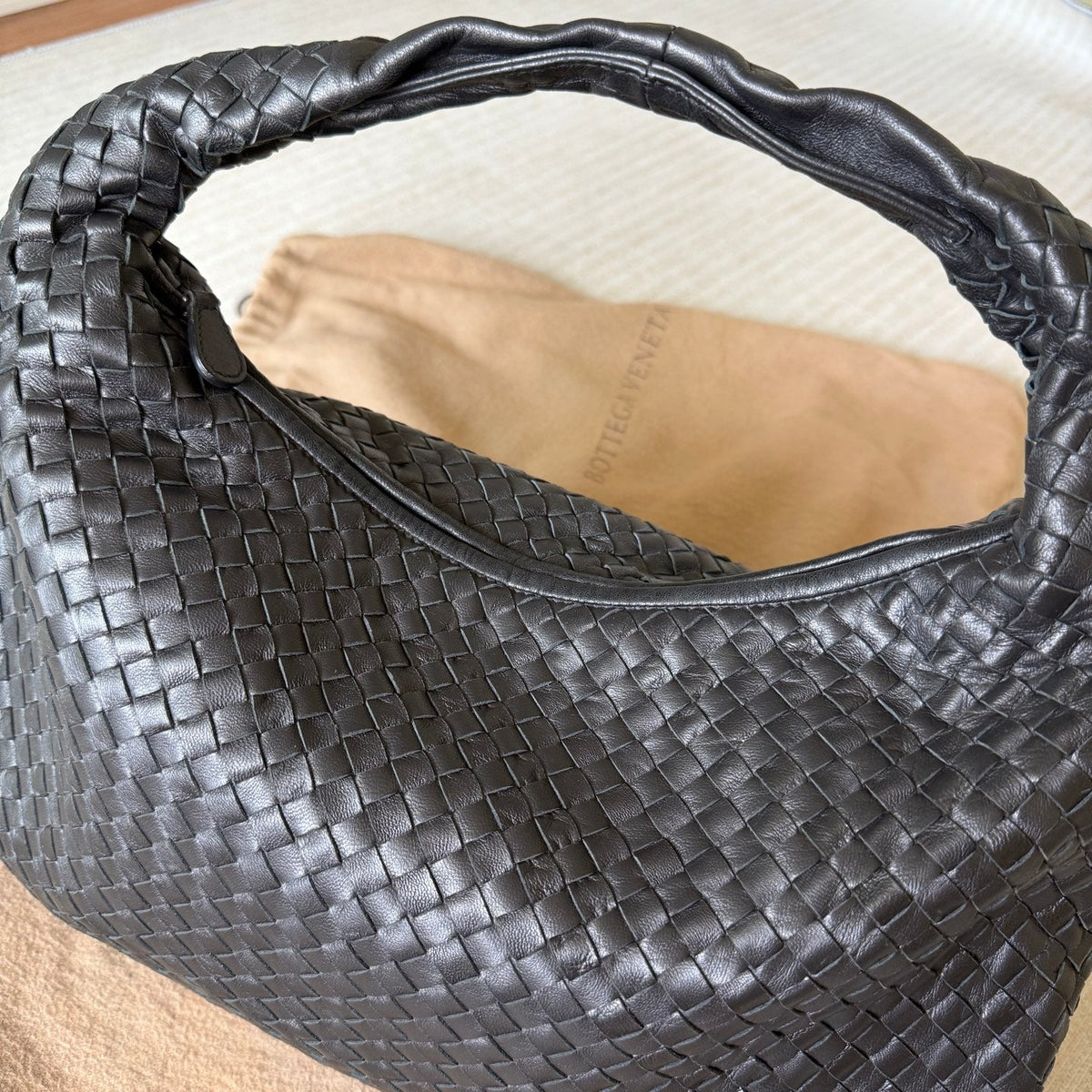 Bottega Veneta Veneta Intrecciato Hobo Bag Medium Black Leather 47cm
