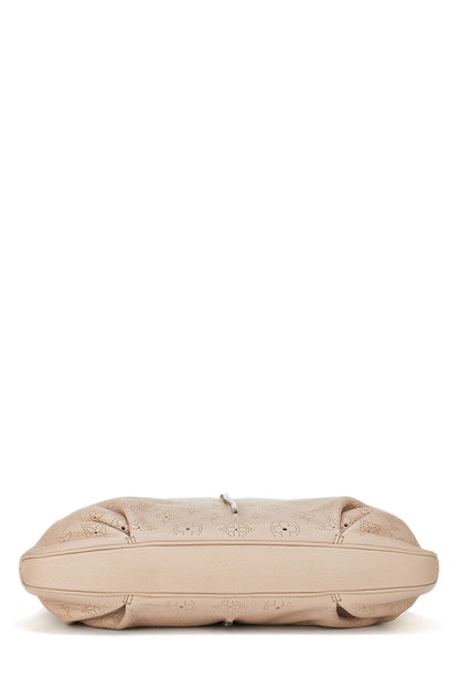 Louis Vuitton,  Beige Monogram Mahina Selene MM, Beige