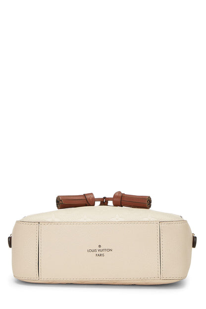 Louis Vuitton,  Beige Monogram Empreinte Saintonge, Beige