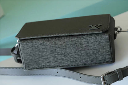 Franco Shops - Louis Vuittons  - 9967