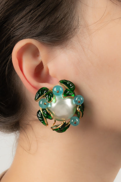 Boucles d'oreilles en pâte de verre Chanel