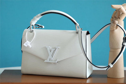 The Franco Shops - Louis Vuittons  - 7781