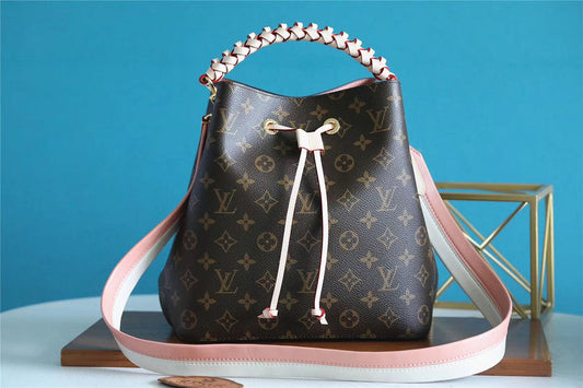 The Franco Shops - Louis Vuittons  - 7735