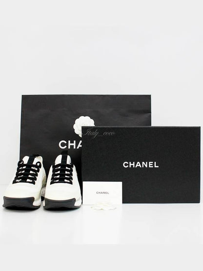 Mixed Fibers Velvet Calfskin Low Top Sneakers Ivory Chanel