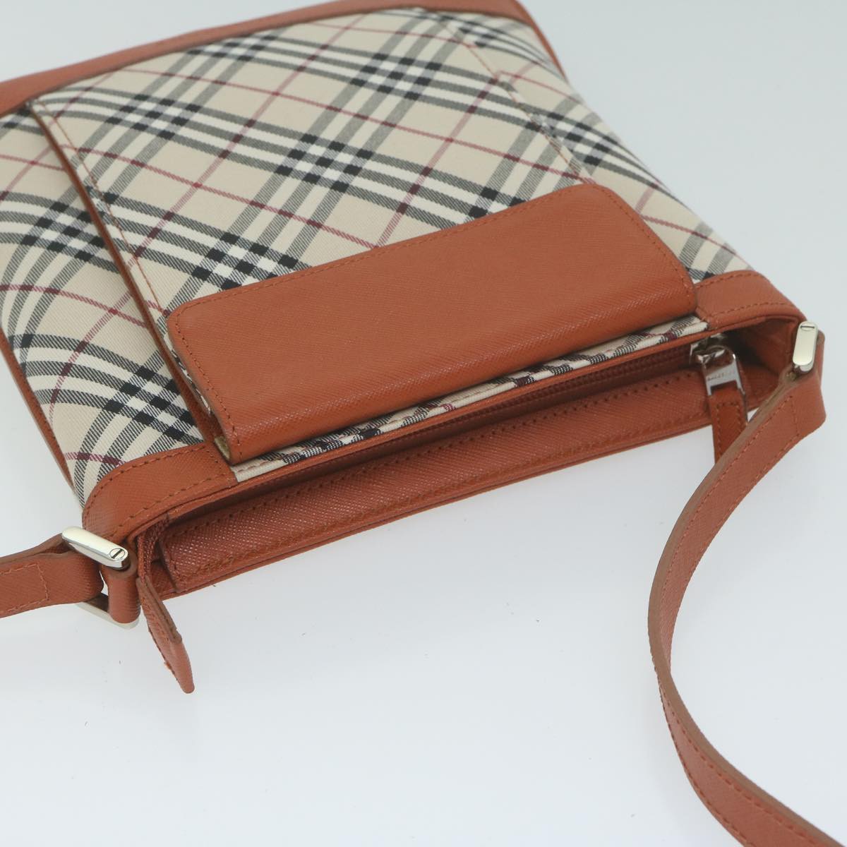 Burberry Nova Check Shoulder Bag Nylon Leather Beige Auth 64942