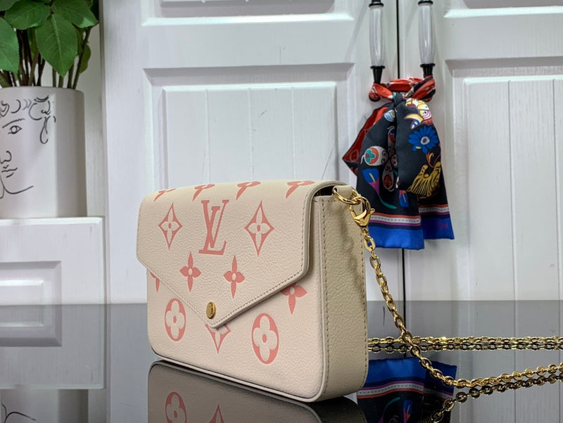 Franco Shops - Louis Vuittons  - 15822