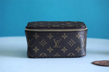 Franco Shops - Louis Vuittons  - 9204