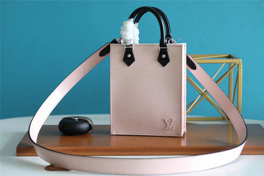The Franco Shops - Louis Vuittons  - 7724