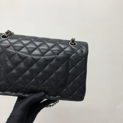 Classic Double Flap Caviar M/L in Black SHW