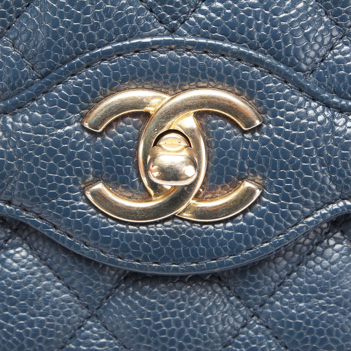 Chanel CC Quilted Caviar Flap Bag Leather Shoulder Bag in Good condition