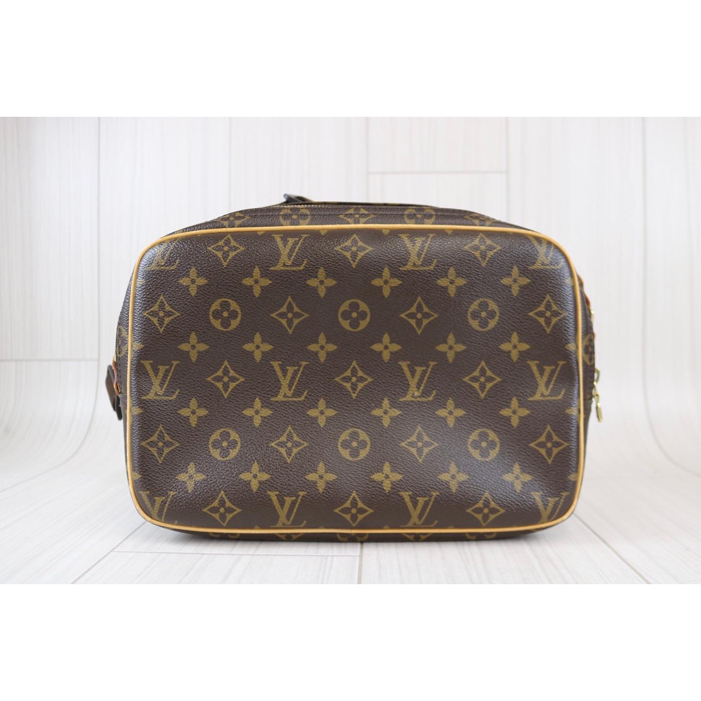 Rank AB ｜    LV Monogram Reporter Shoulder Bag    ｜120411