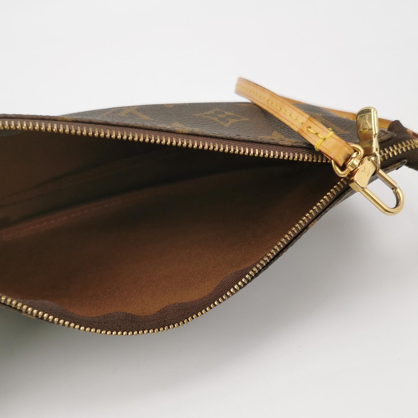 Louis Vuitton Accessories Mahjong Bag Large Vegetable Tanned Leather Monogram Print Vintage Handbag 24120478969953