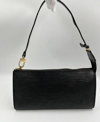 Louis Vuitton Pochette in Epi Leather