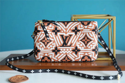 The Franco Shops - Louis Vuittons  - 7723