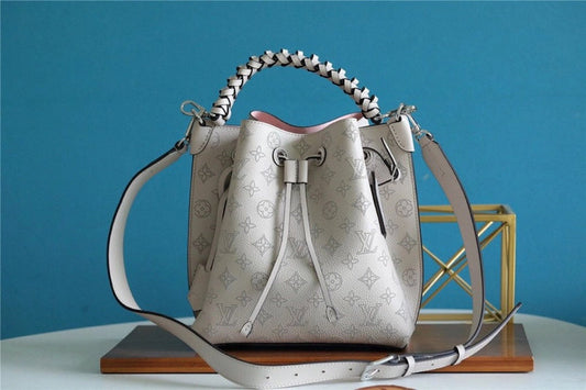 The Franco Shops - Louis Vuittons  - 7633