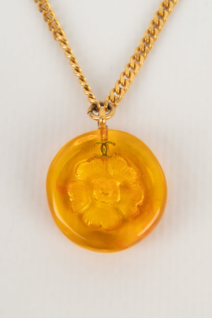 Collier camélia Chanel