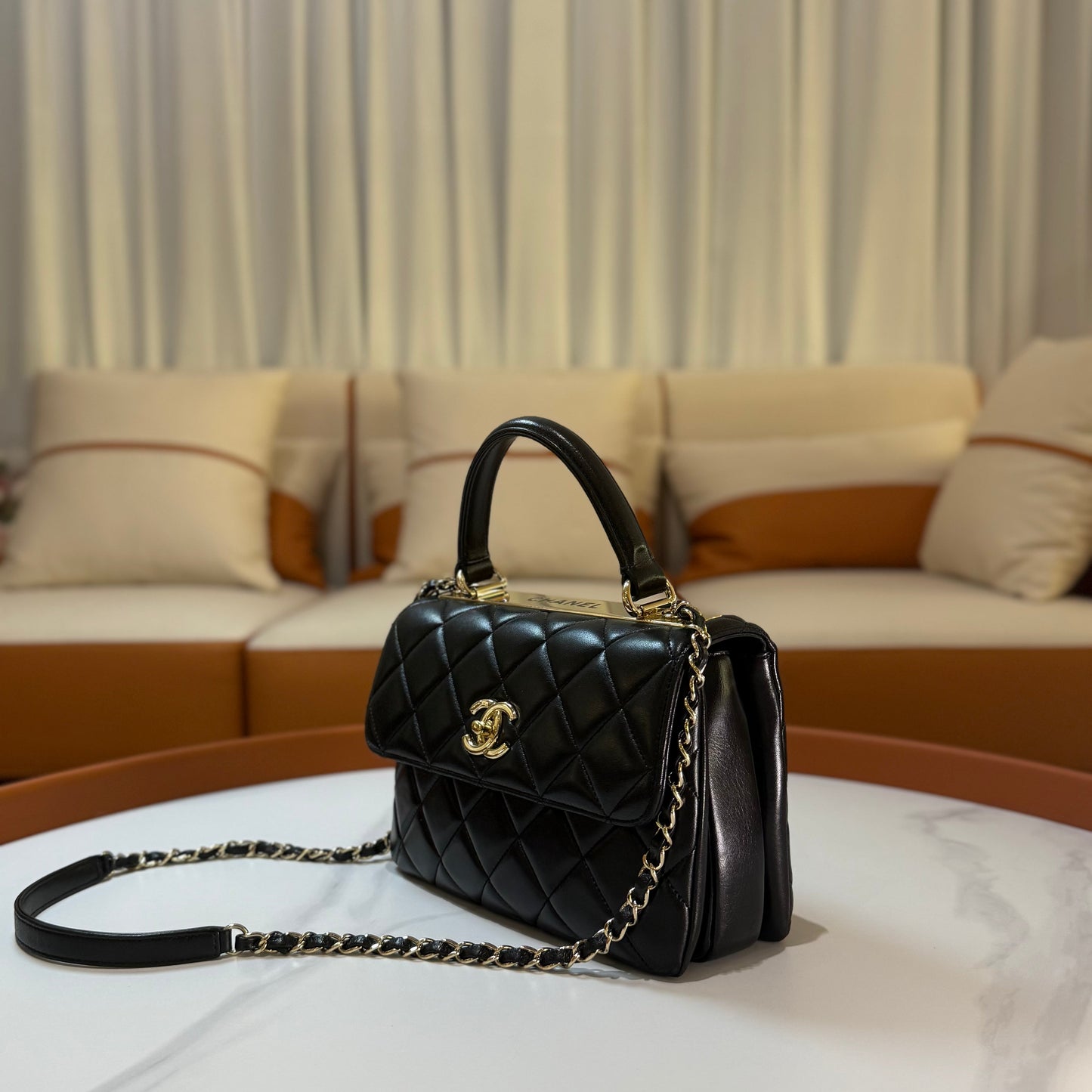 CHANEL FLAPBAG WITH HANDLE LAMBSKIN BLACK