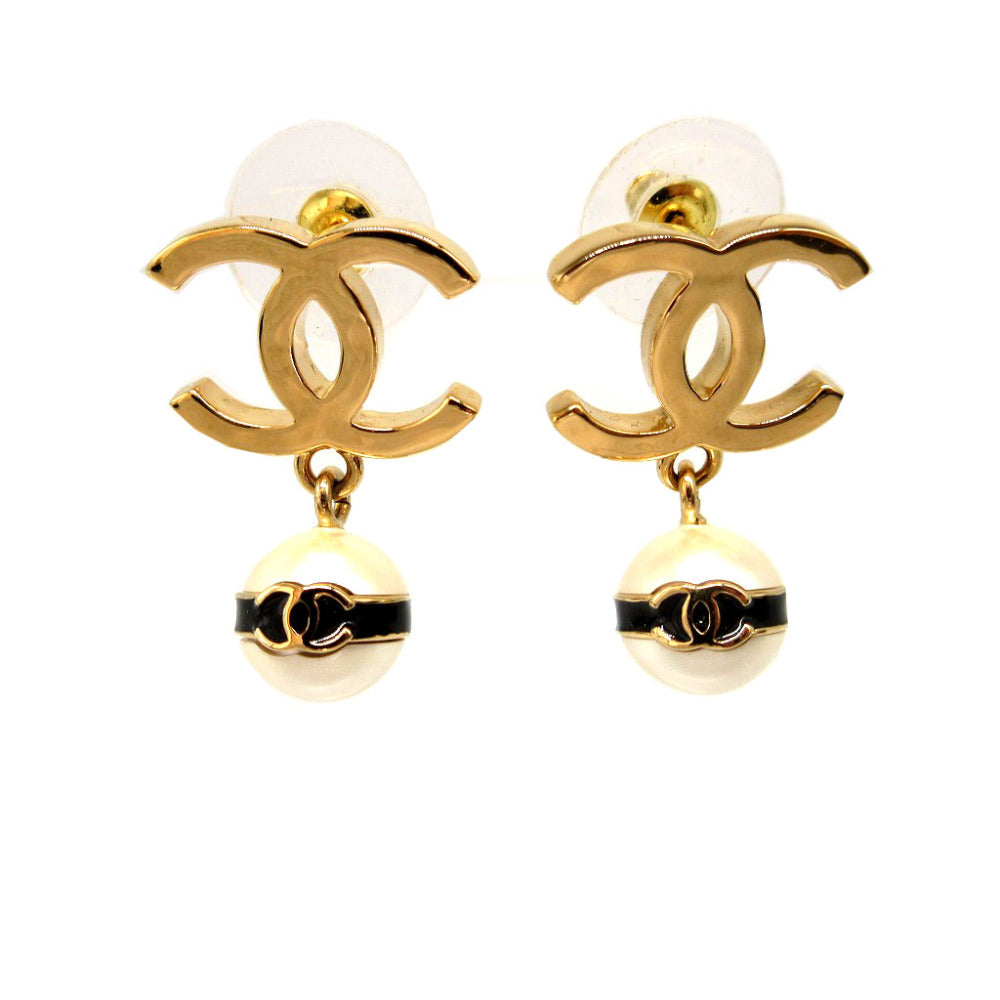 CHANEL Pierce metal gold