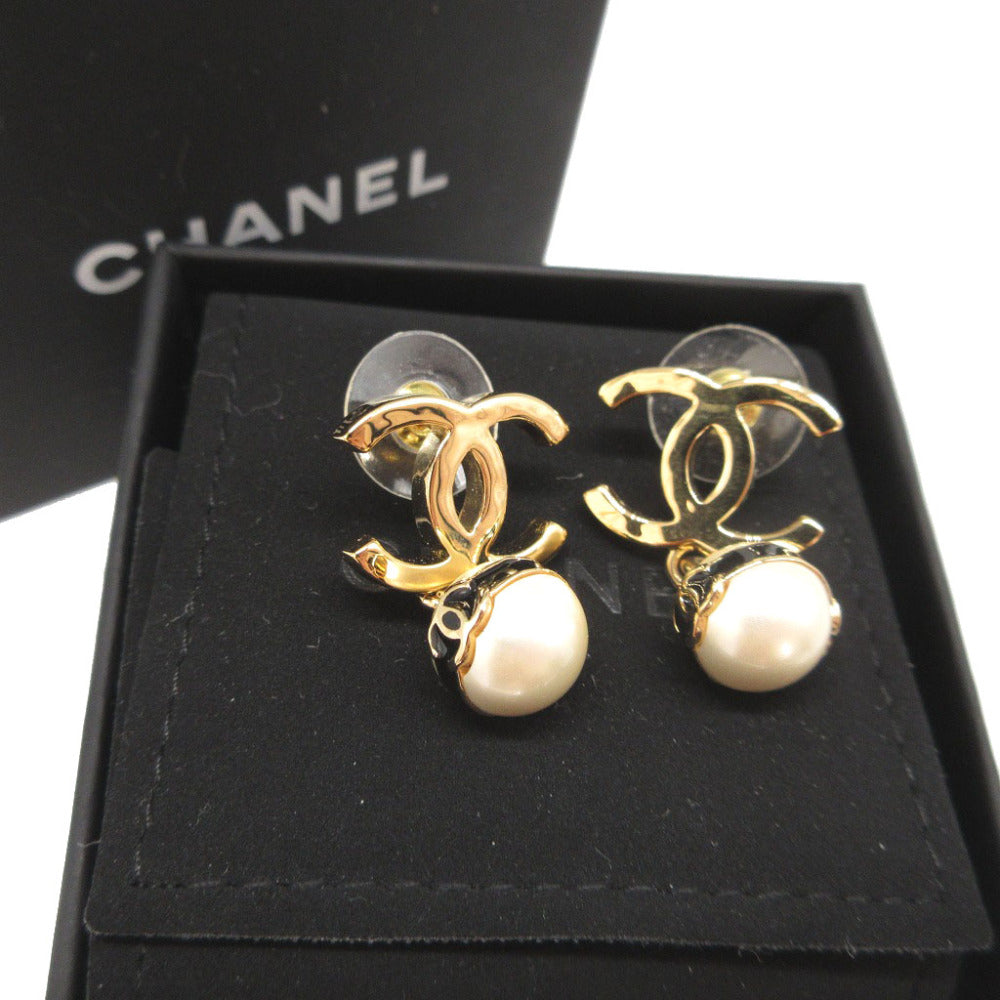 CHANEL Pierce metal gold