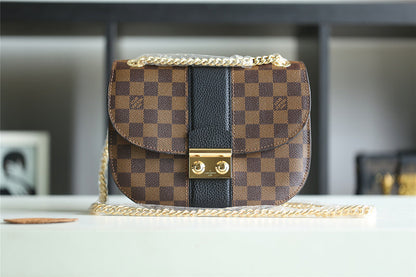 The Franco Shops - Louis Vuittons  - 7814