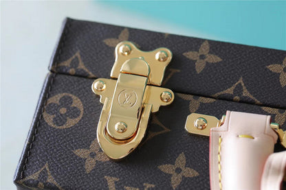 Franco Shops - Louis Vuittons  - 9503