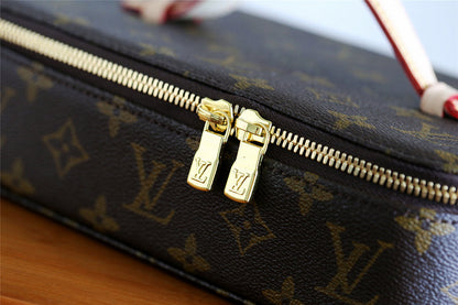 Franco Shops - Louis Vuittons  - 9372