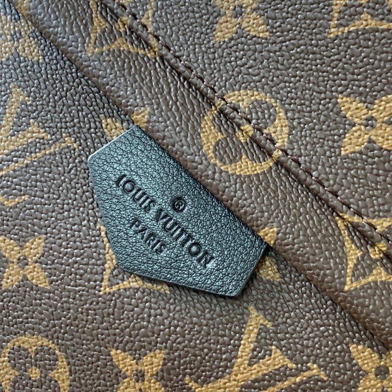 Franco Shops - Louis Vuittons  - 15356