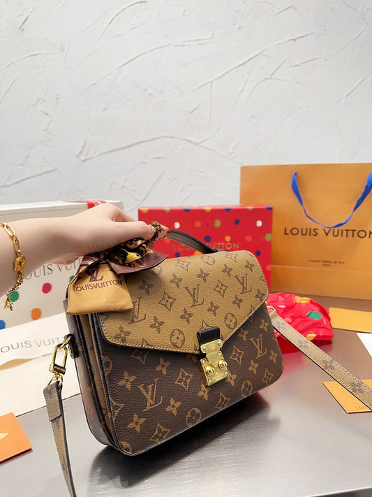 Franco Shops - Louis Vuittons  - 15056