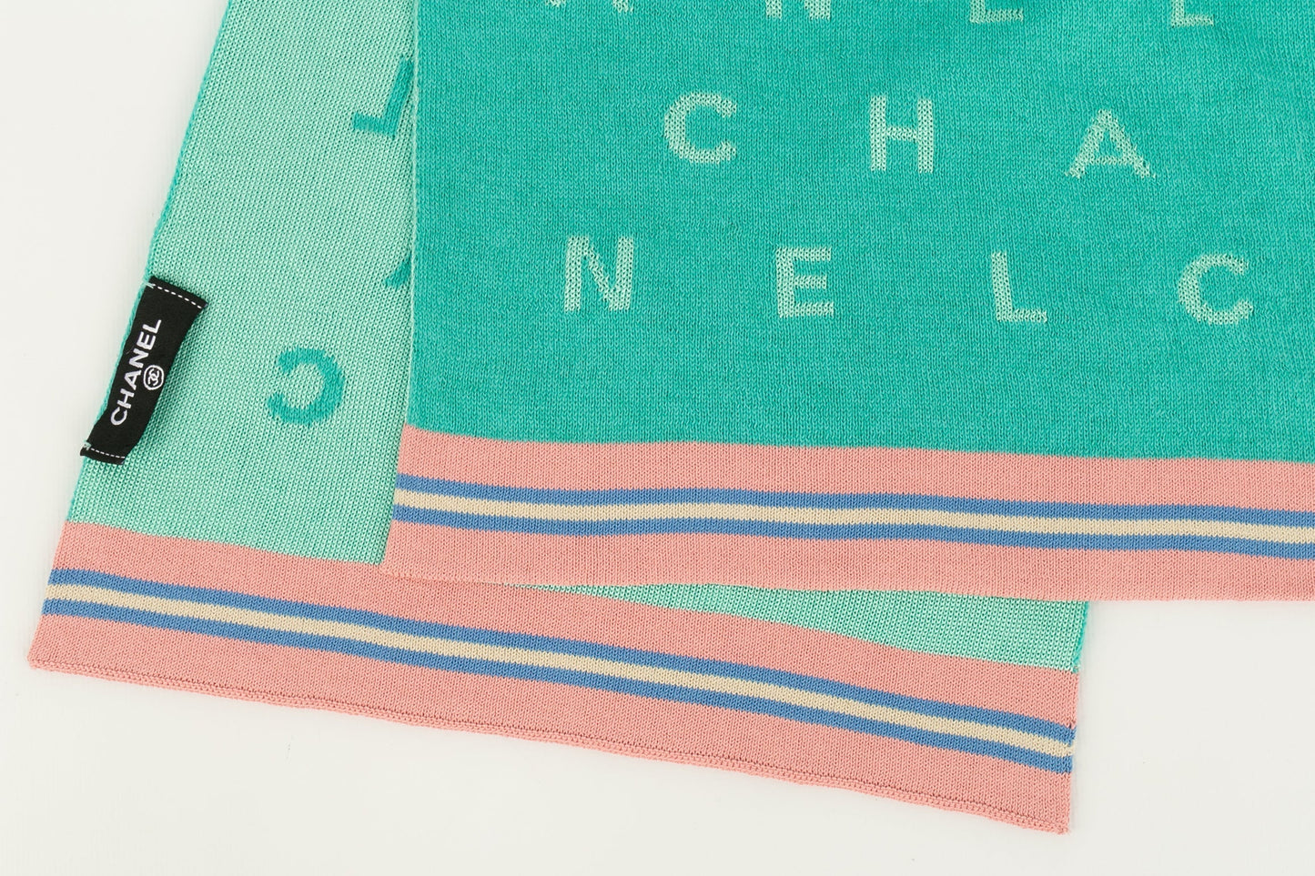 Écharpe verte Chanel