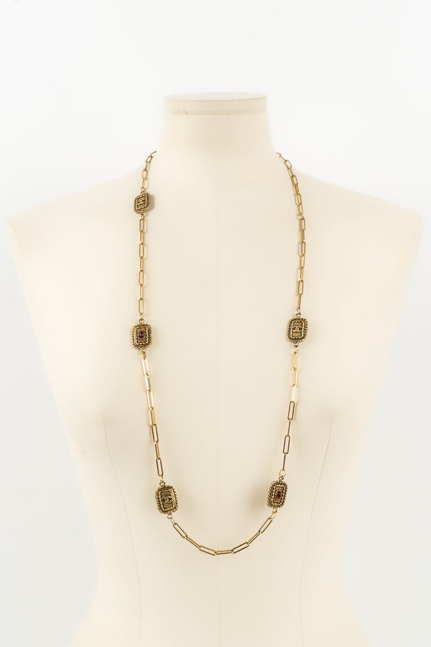 Collier doré Chanel 1984