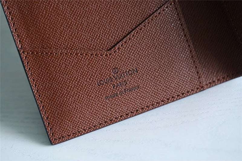 Franco Shops - Louis Vuittons  - 9247