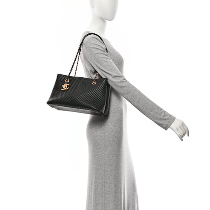 Wrinkled Lambskin Chevron Quilted Surpique Tote Black