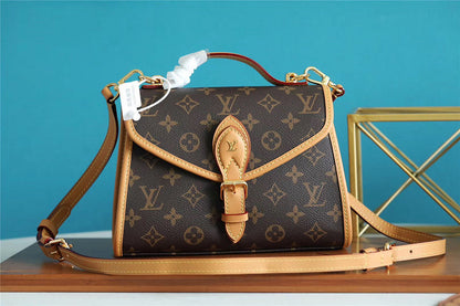 The Franco Shops - Louis Vuittons  - 7731