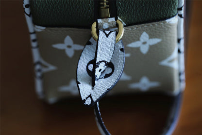 Franco Shops - Louis Vuittons  - 9394