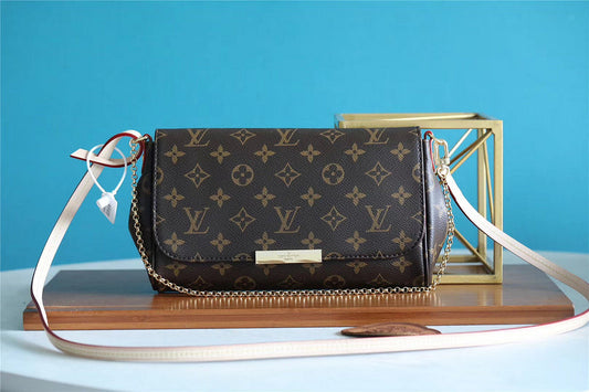The Franco Shops - Louis Vuittons  - 7747