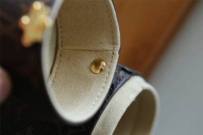 Franco Shops - Louis Vuittons  - 9387
