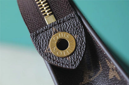 Franco Shops - Louis Vuittons  - 10525