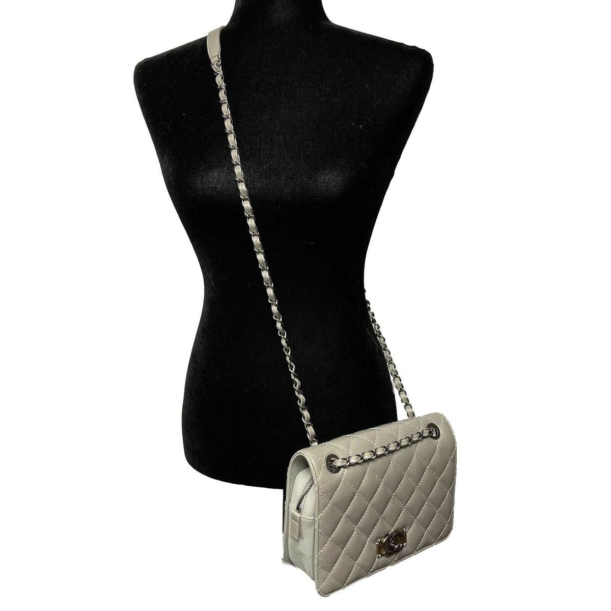 CHANEL - Glazed Calfskin Quilted Medium Day Trip New Bag - Crossbody