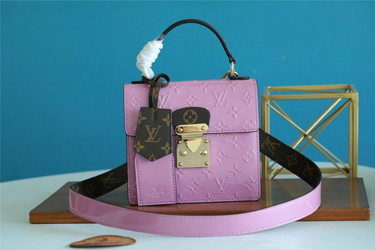 The Franco Shops - Louis Vuittons  - 7672