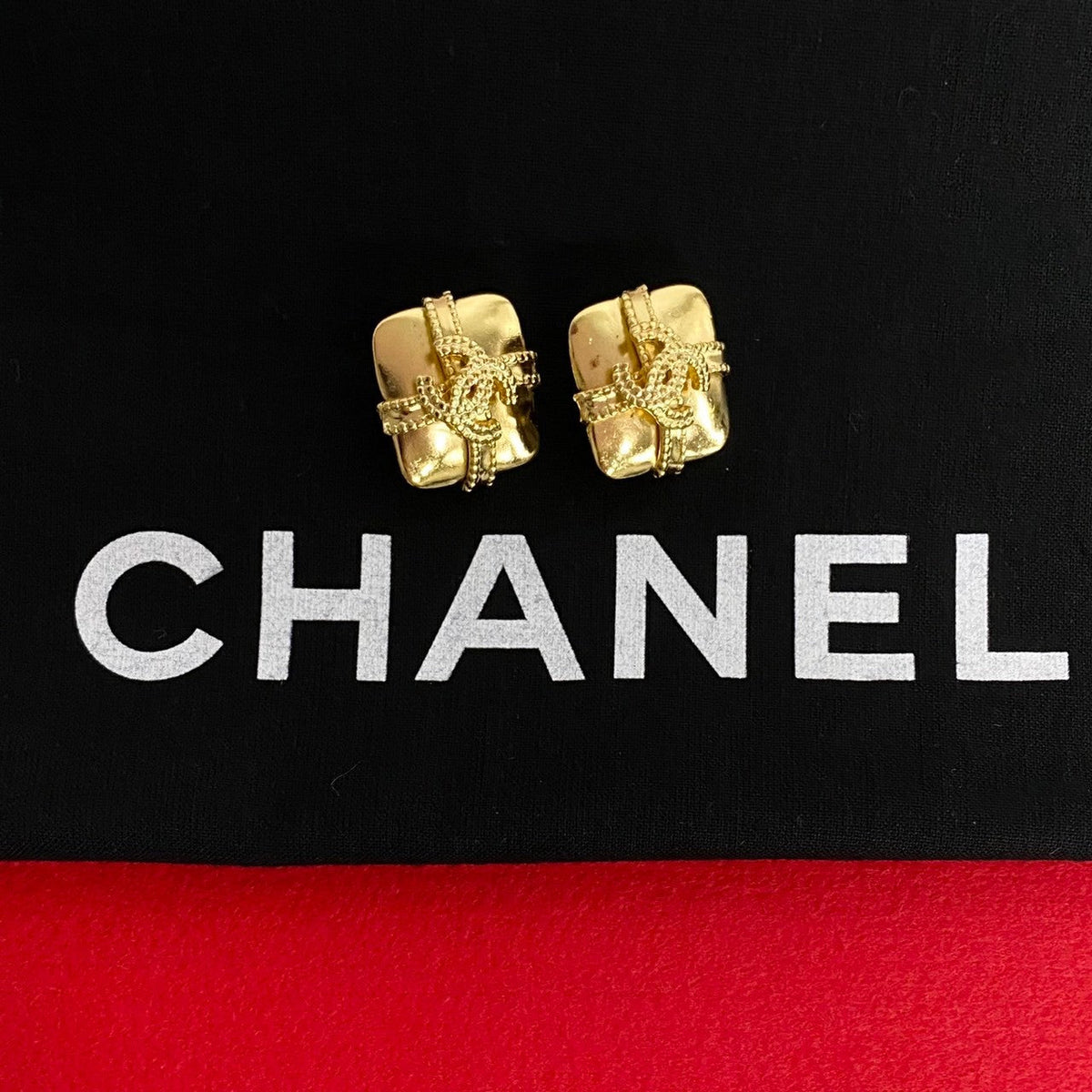 CHANEL Earring Gold Plated gold