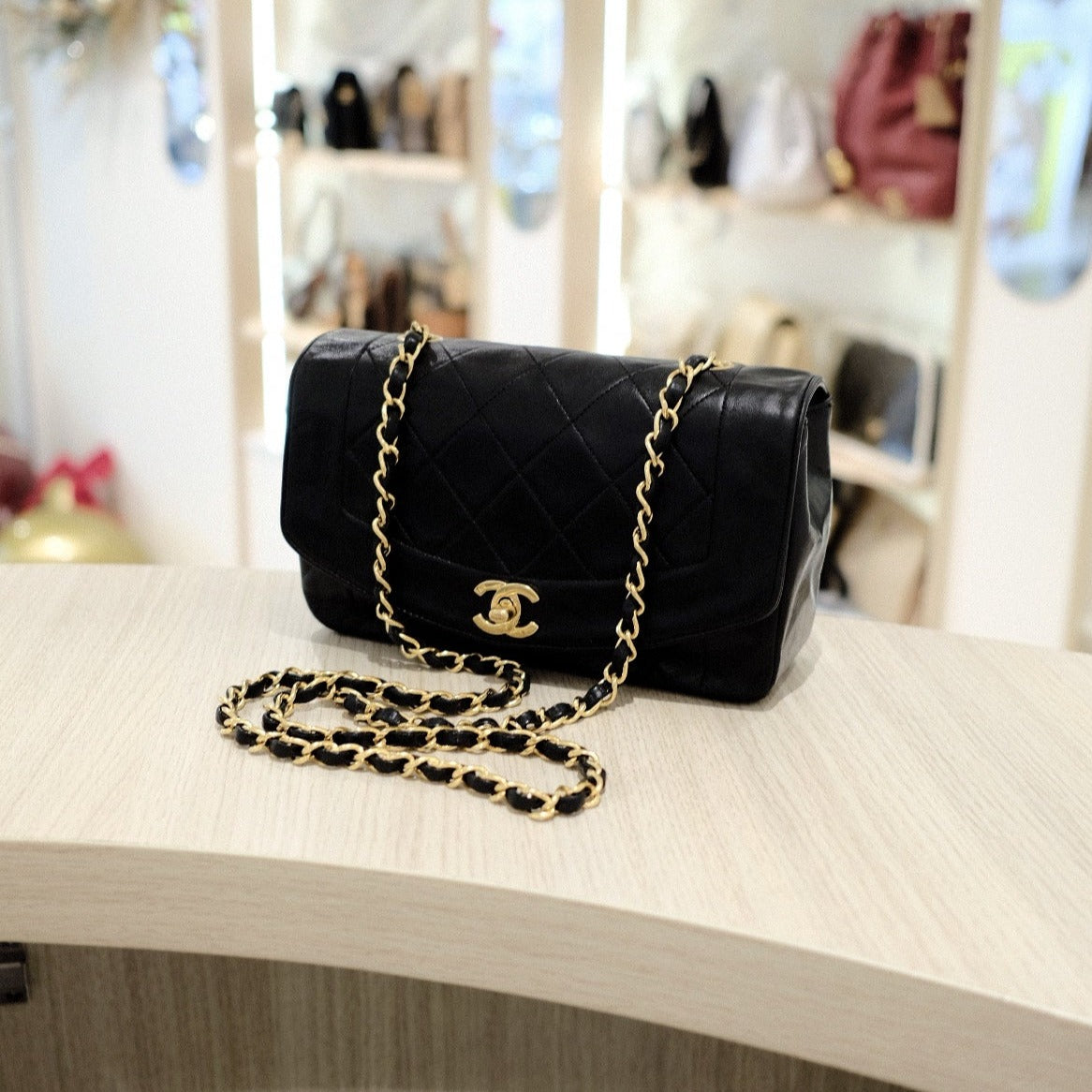 Chanel vintage diana 22cm