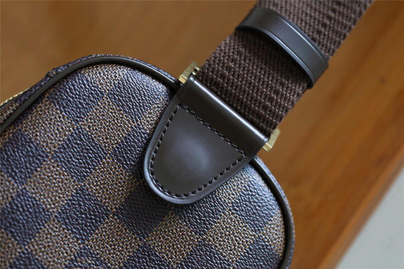 Franco Shops - Louis Vuittons  - 9392