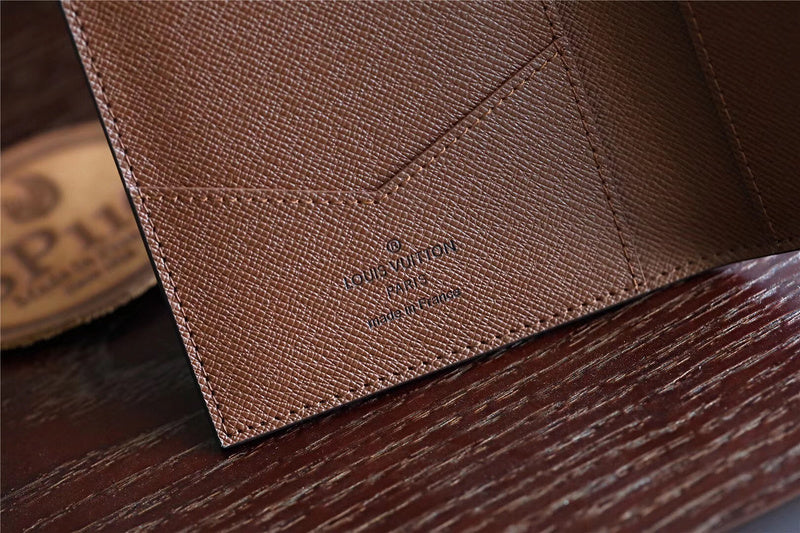 Franco Shops - Louis Vuittons  - 9246