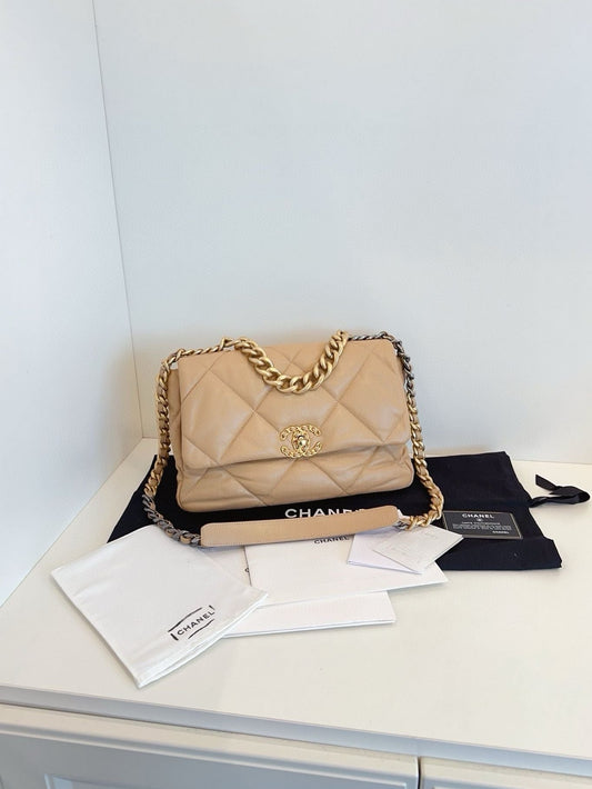 Chanel  bag *cm beige