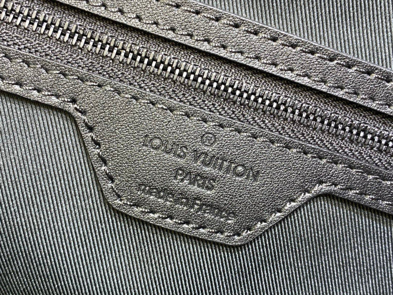 Franco Shops - Louis Vuittons  - 15310